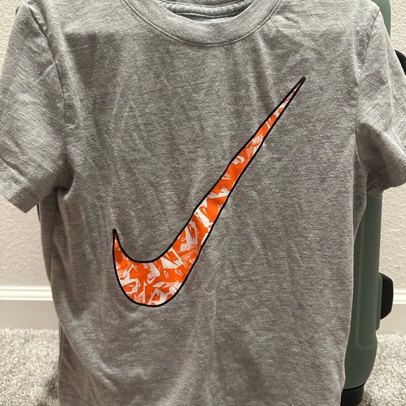 Nike Tee - Picture 3 of 3